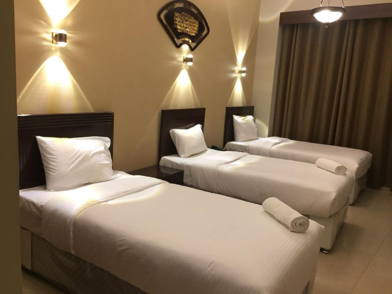 Taj Naif Hotel Дубай Экстерьер фото